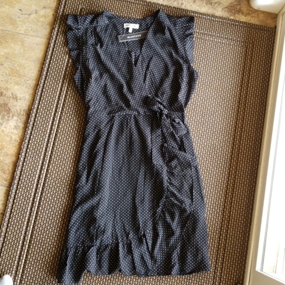 Monteau Dresses & Skirts - Monteau black wrap dress